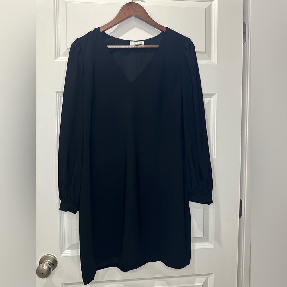 LIKE NEW! Anna Cate Long-Sleeve Shift Dress - Sz M - Black